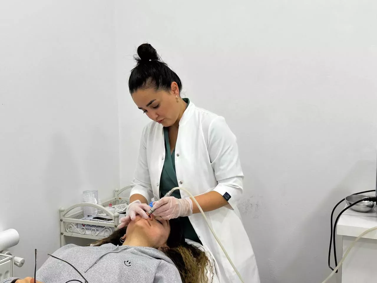 Üzünüzdəki Sızanaqlar Niyə Sağalmır?
